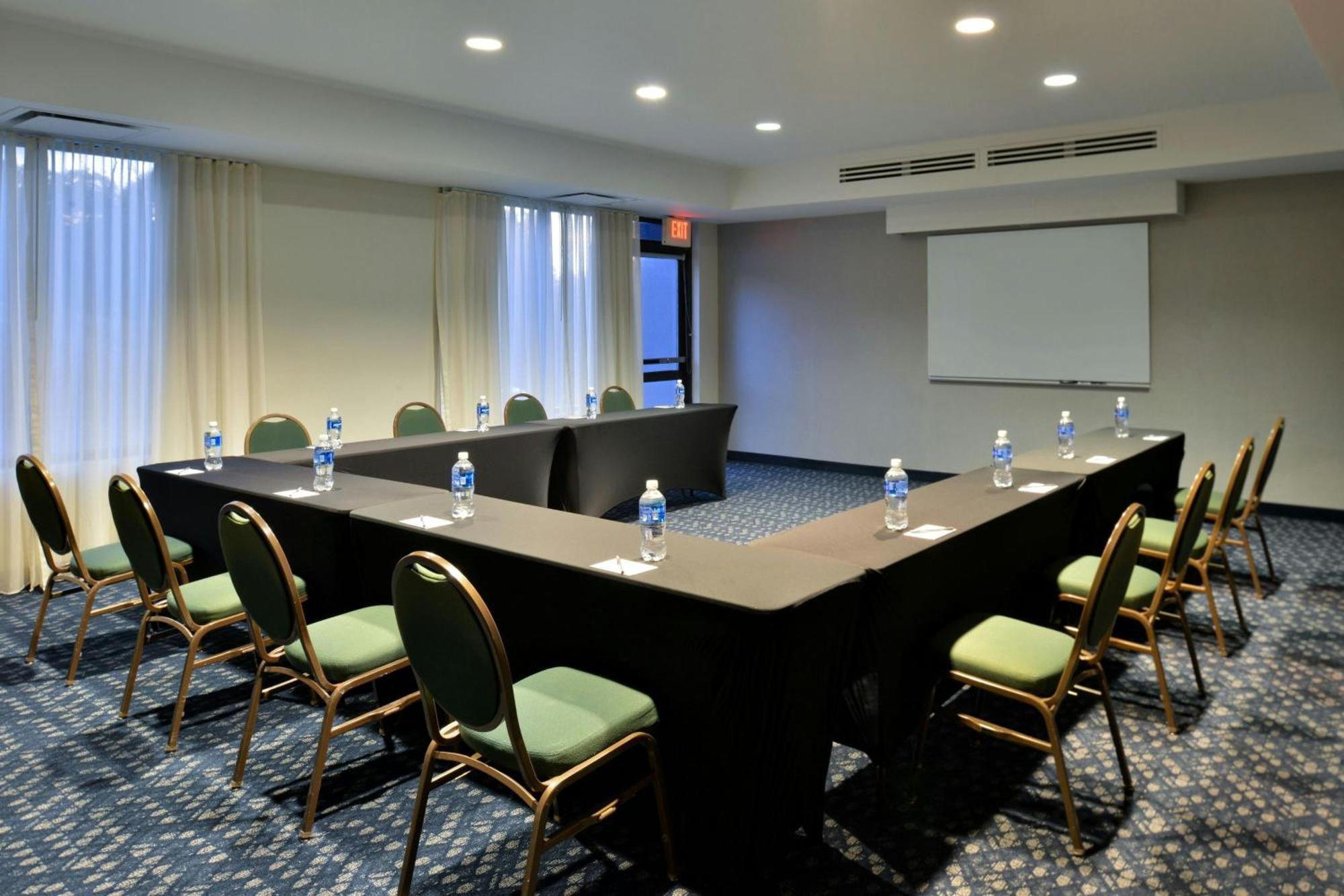 Courtyard By Marriott Harrisburg Hershey Eksteriør bilde