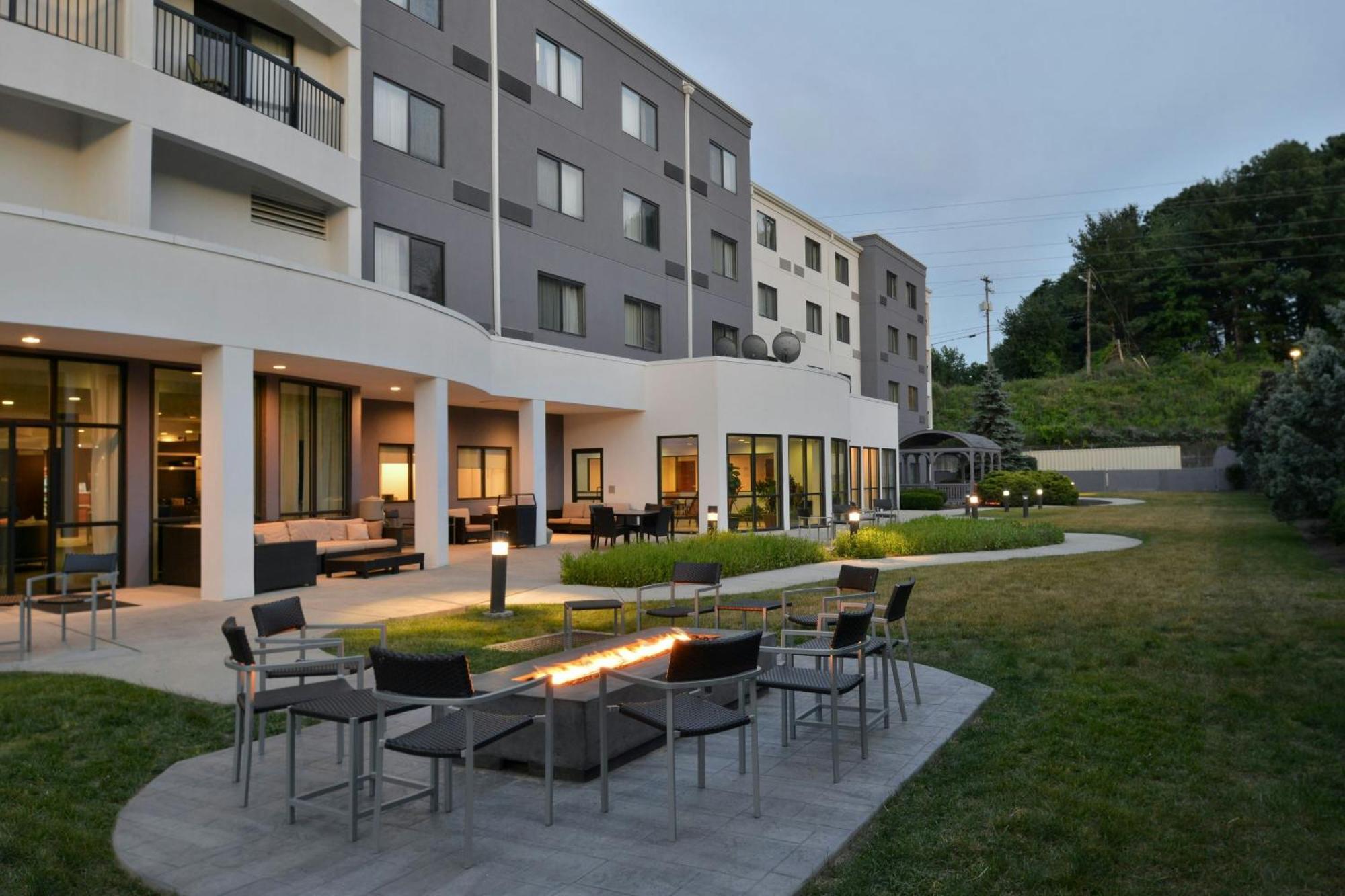Courtyard By Marriott Harrisburg Hershey Eksteriør bilde